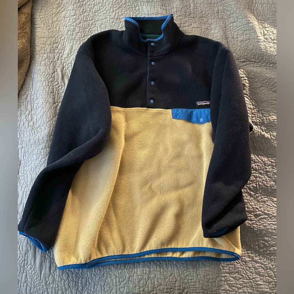 Mens Patagonia Fleece Sweater. Large